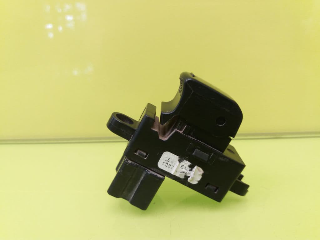Mando elevalunas delantero derecho NISSAN PATHFINDER (R51) 5