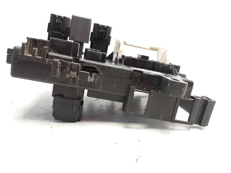 Caja reles / fusibles NISSAN TERRANO/TERRANO.II (R20) 4