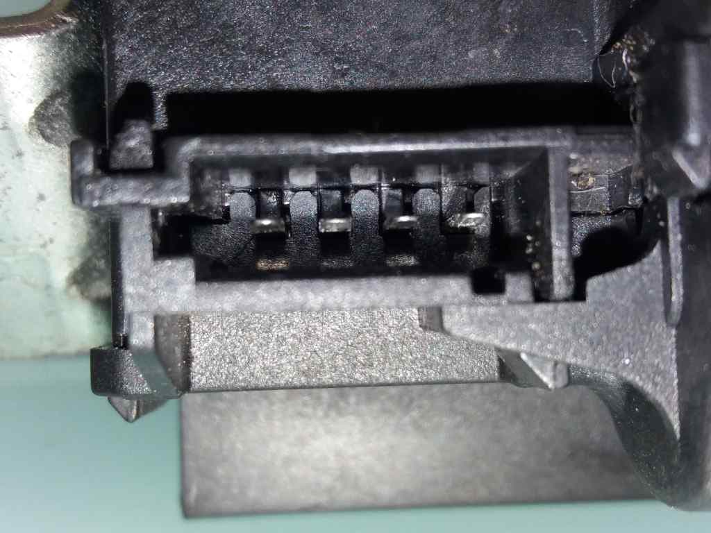 Cerradura maletero / porton FIAT BRAVO (182) 4