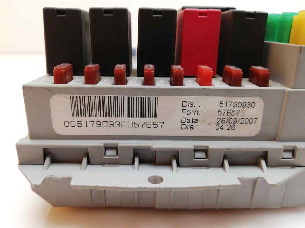 Caja reles / fusibles FIAT BRAVO (182) 3