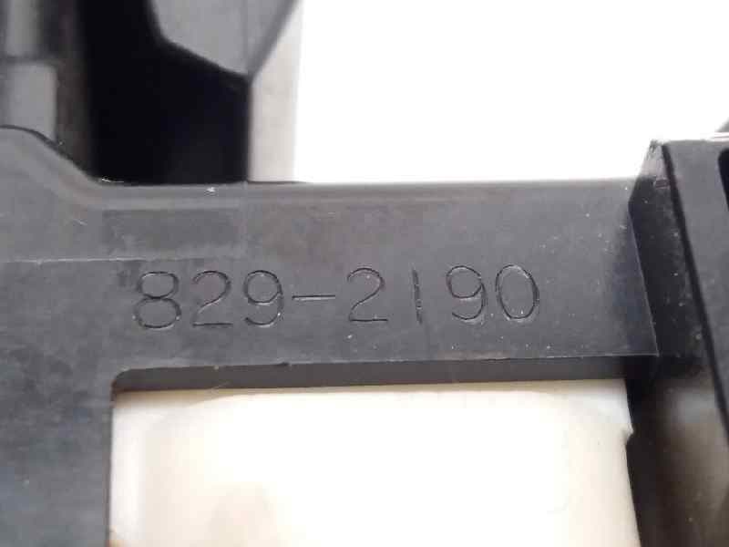 Mando elevalunas trasero derecho TOYOTA YARIS (NCP1/NLP1/SCP1) 3