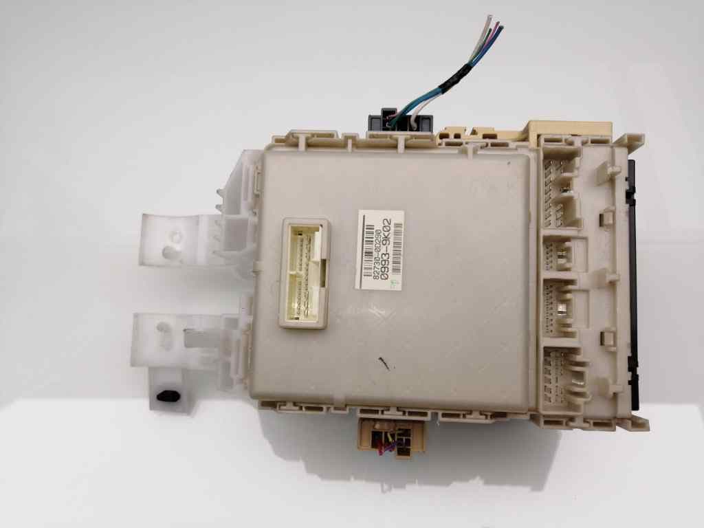 Caja reles / fusibles TOYOTA YARIS (NCP1/NLP1/SCP1) 2