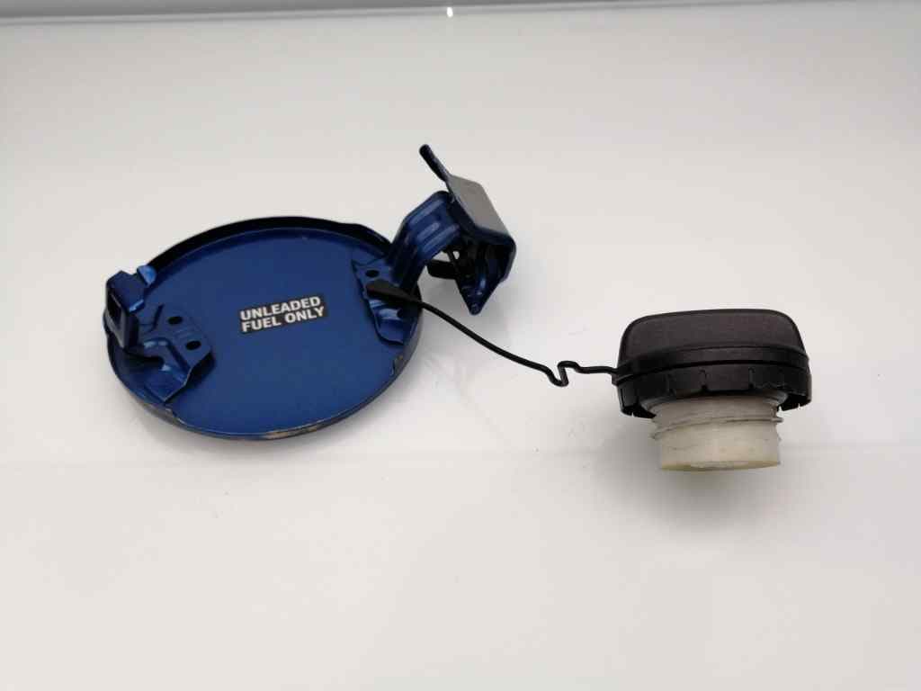 Tapa exterior combustible TOYOTA YARIS (NCP1/NLP1/SCP1) 4