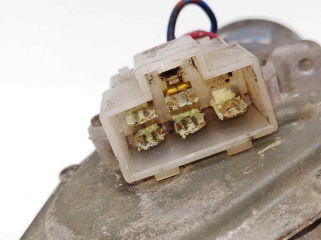 Motor limpia delantero NISSAN PICK-UP (Y720) 2