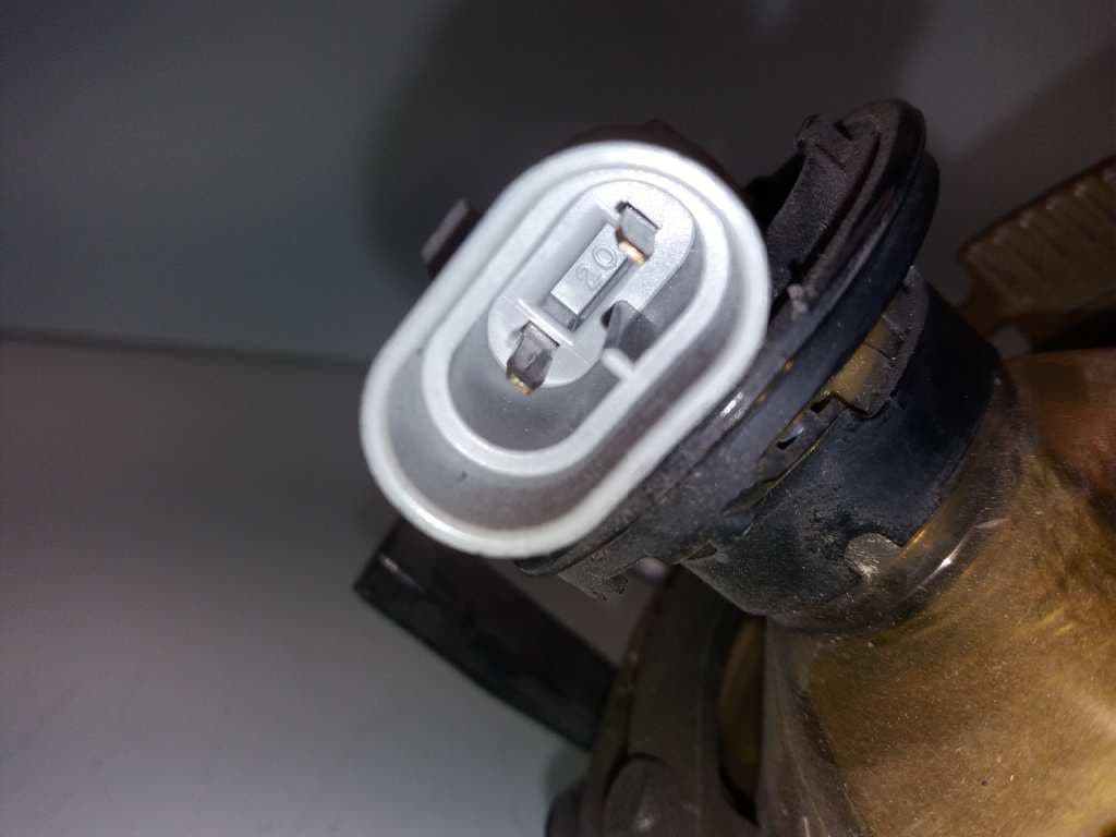 Faro antiniebla izquierdo VOLKSWAGEN PASSAT LIM 2