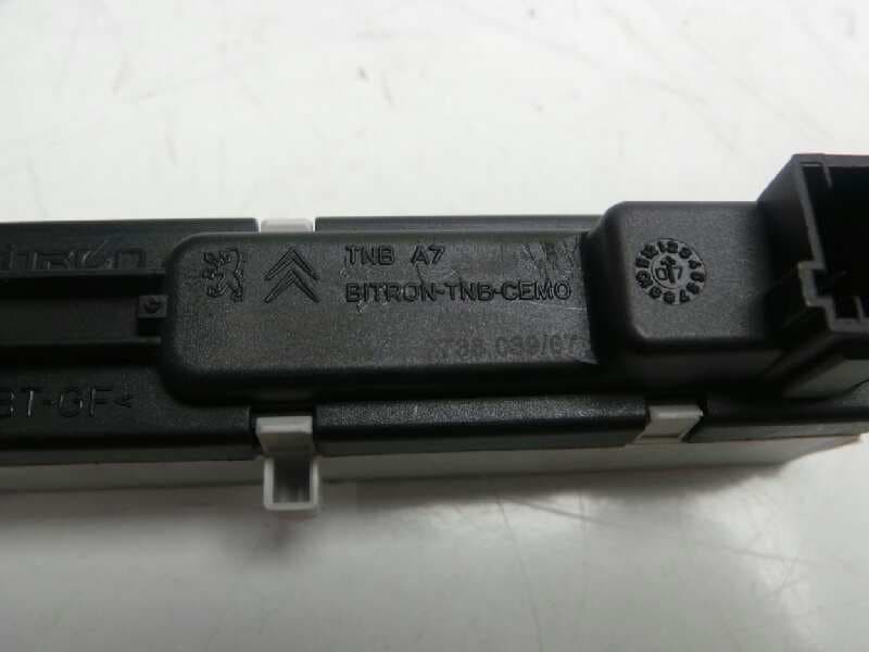 Pantalla multifuncion PEUGEOT 207 SW 2