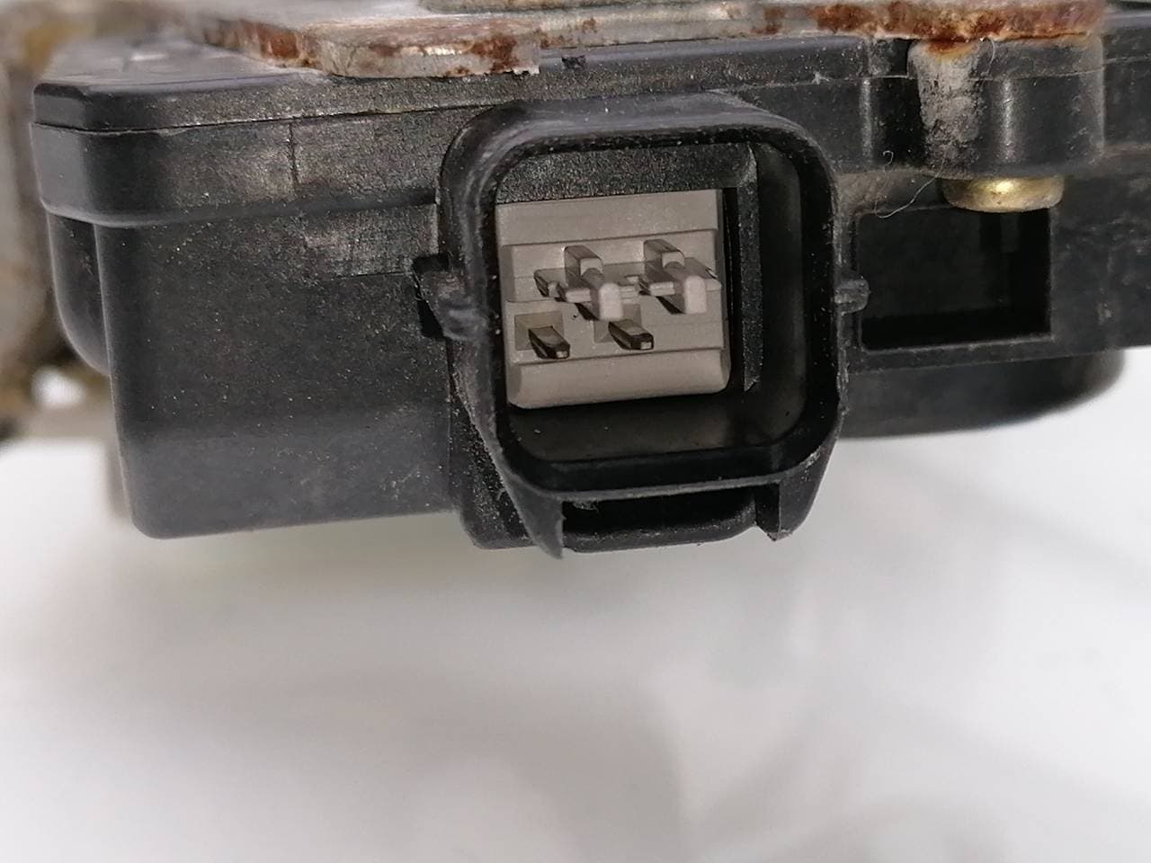 Cerradura puerta trasera derecha MITSUBISHI MONTERO (V60/V70) 4