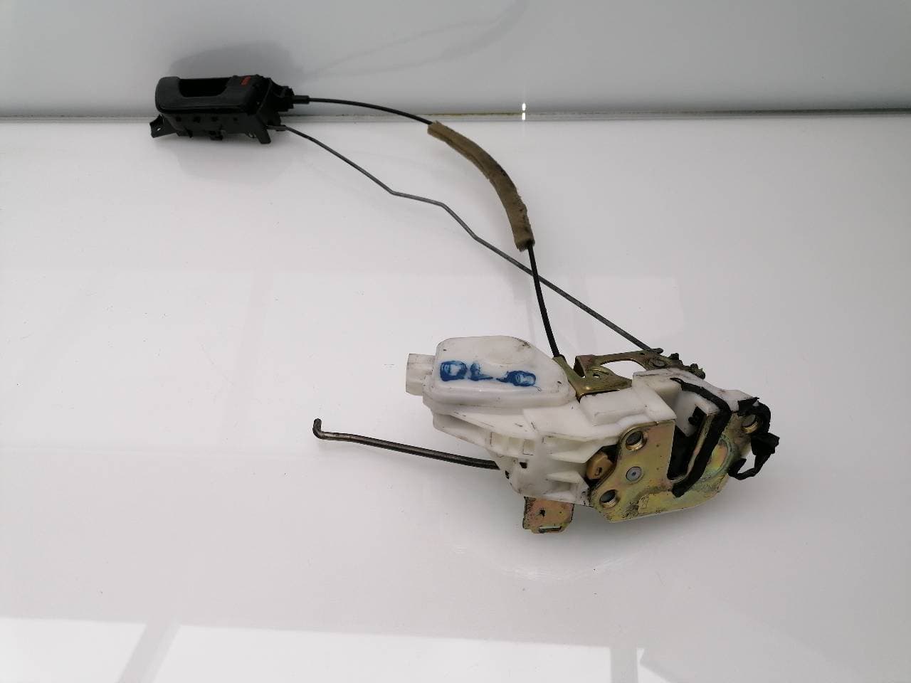 Cerradura puerta delantera derecha MITSUBISHI MONTERO (V60/V70)