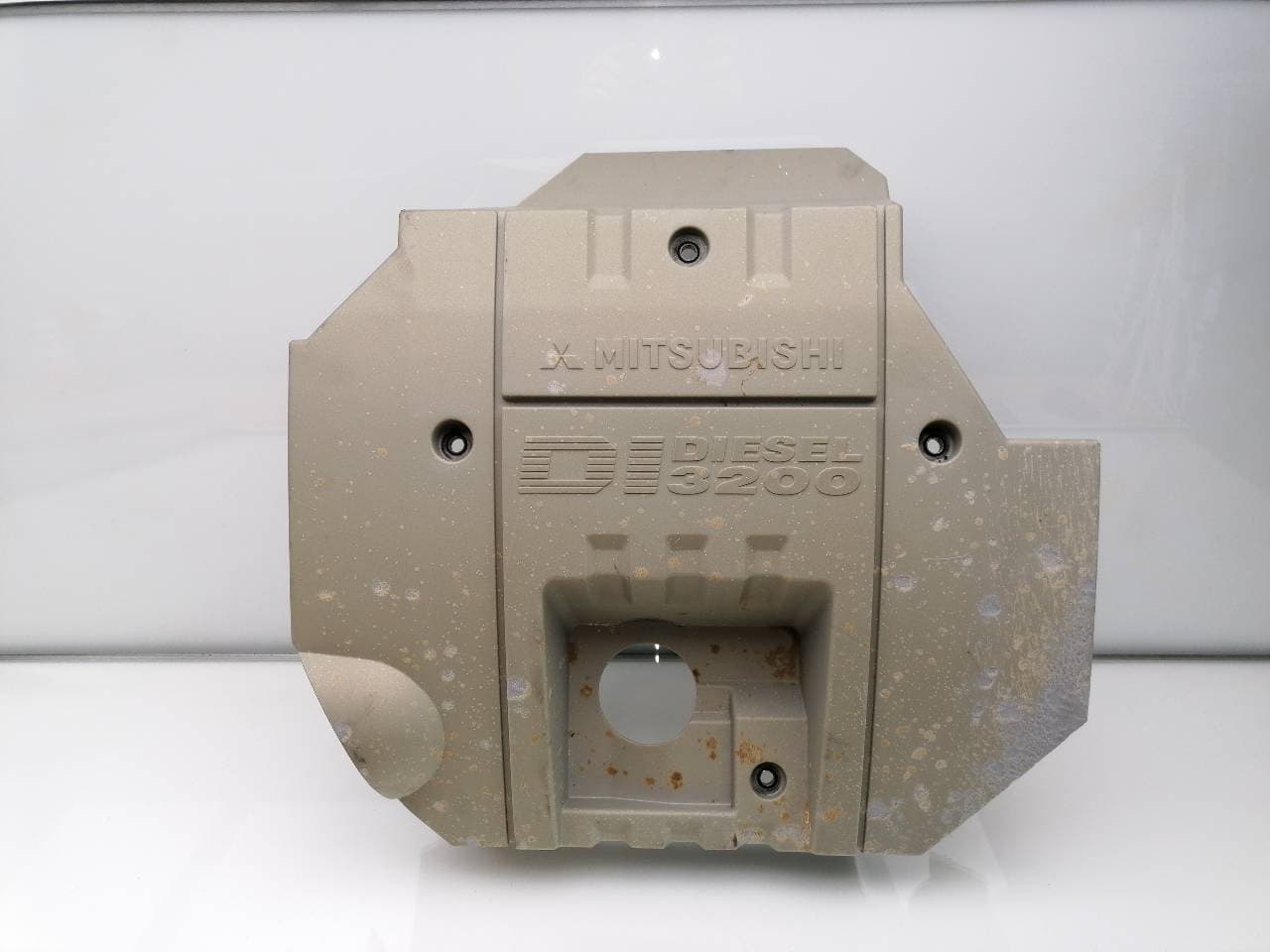 Plastico MITSUBISHI MONTERO (V60/V70)