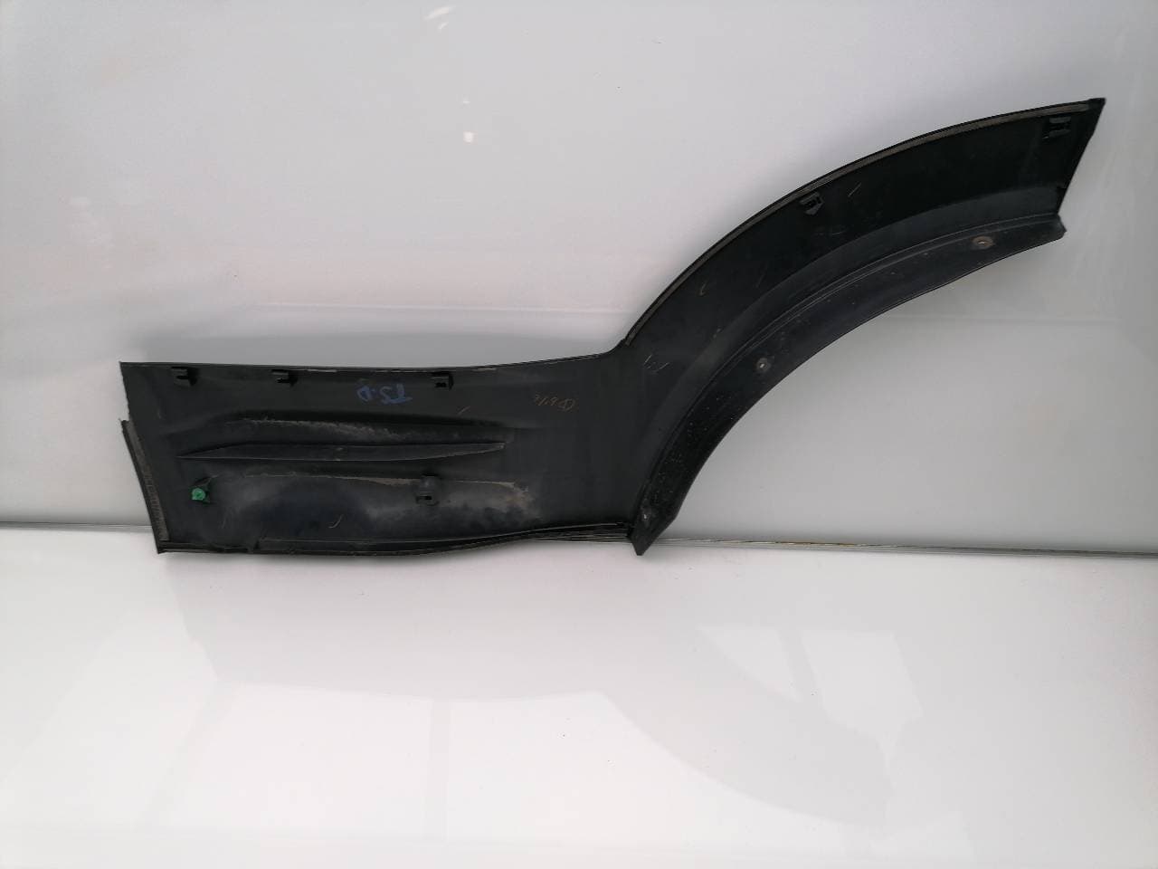 Aletin trasero derecho MITSUBISHI MONTERO (V60/V70) 2