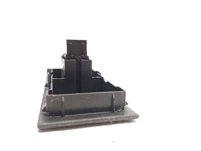 Mando elevalunas trasero derecho SKODA RAPID 5