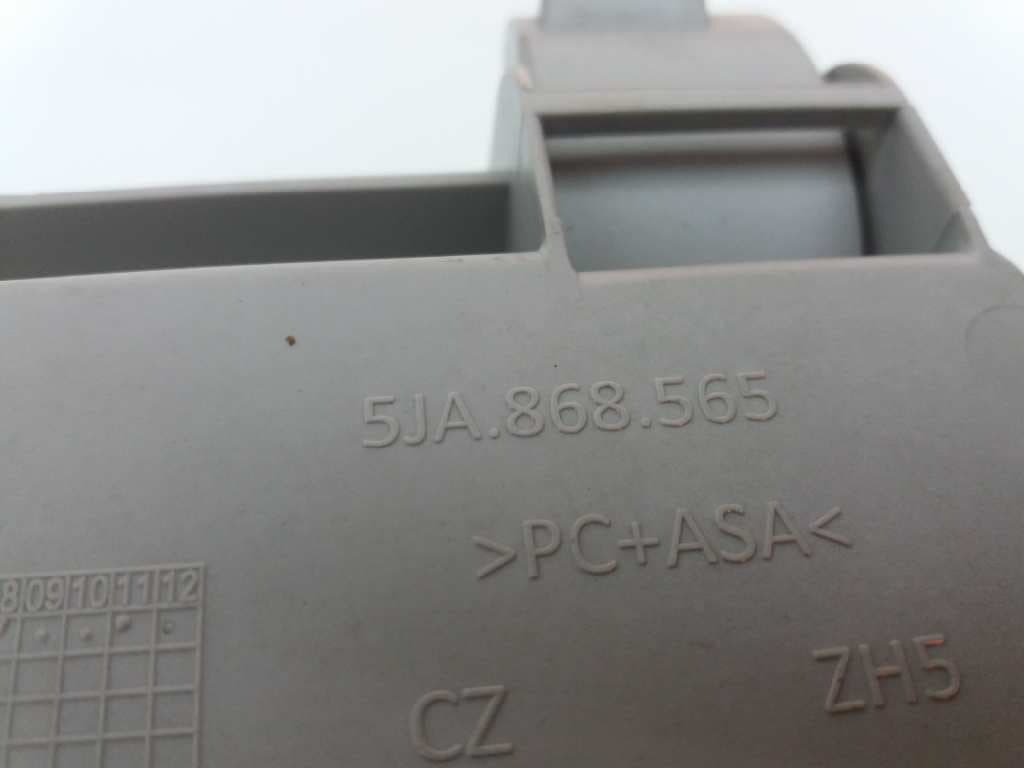 Plastico SKODA RAPID 5
