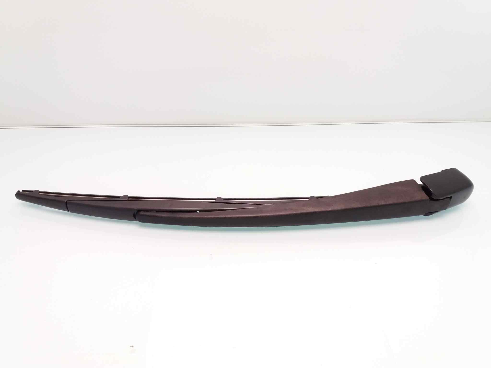 Brazo limpia trasero MITSUBISHI GRANDIS (NA0W)