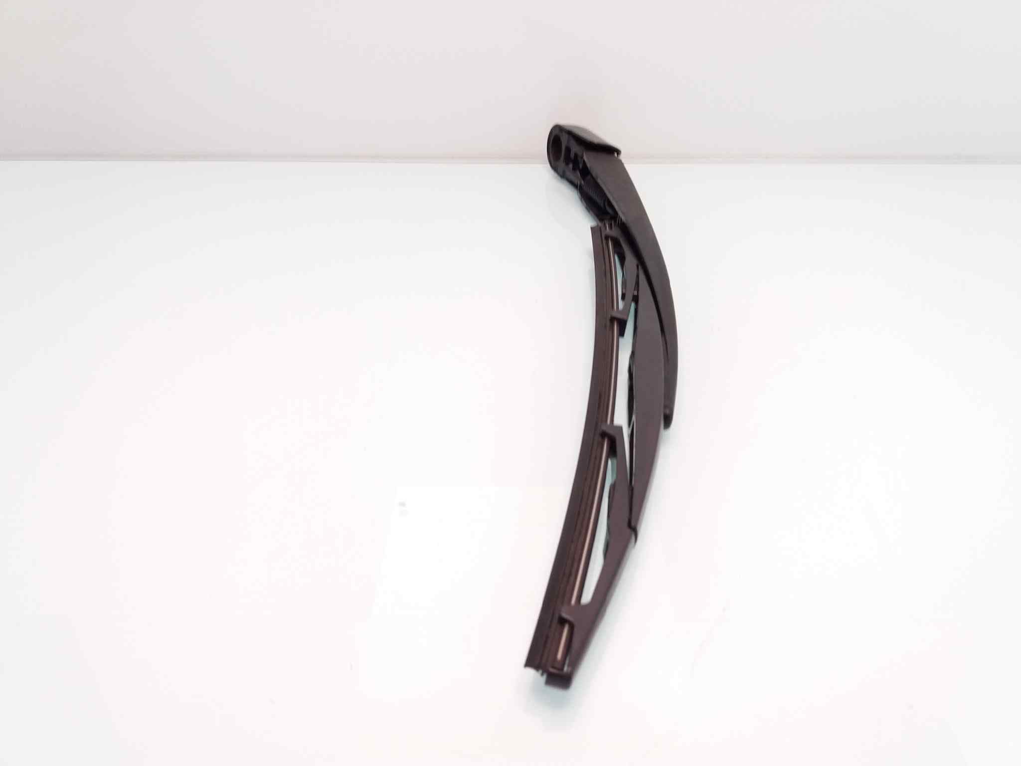 Brazo limpia trasero MITSUBISHI GRANDIS (NA0W) 2