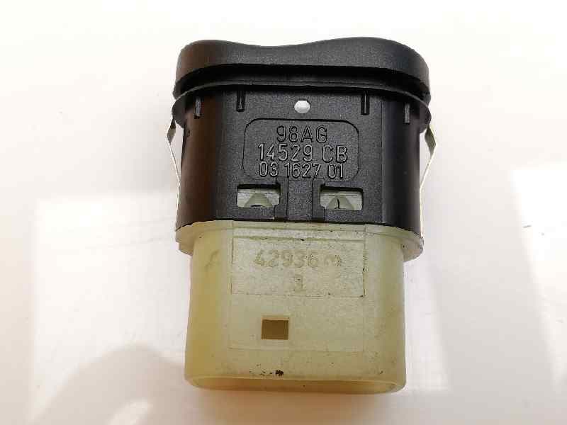 Mando elevalunas delantero derecho FORD FOCUS 3