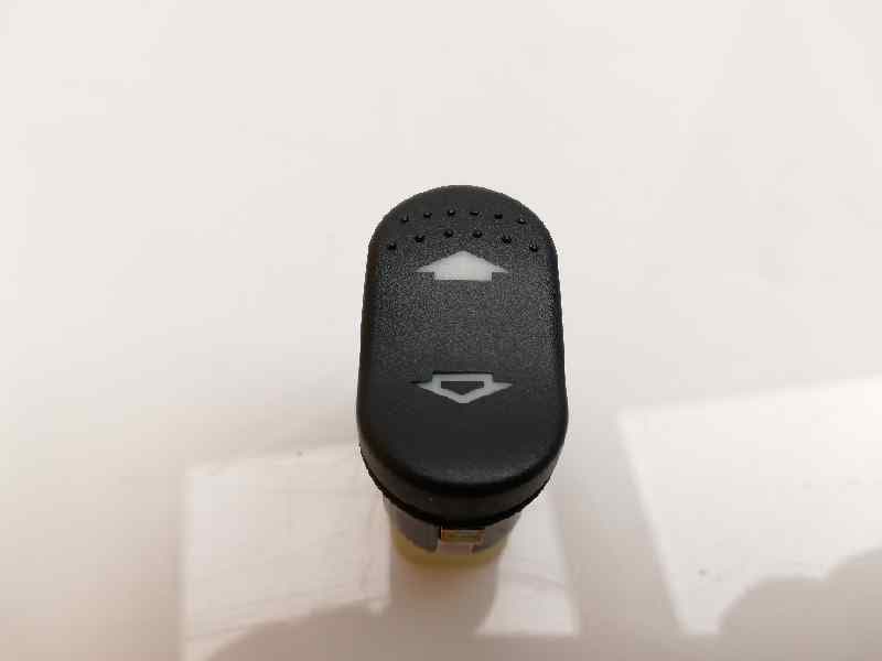 Mando elevalunas delantero derecho FORD FOCUS