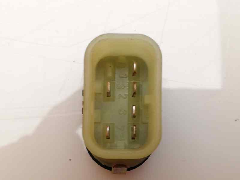 Mando elevalunas delantero derecho FORD FOCUS 2