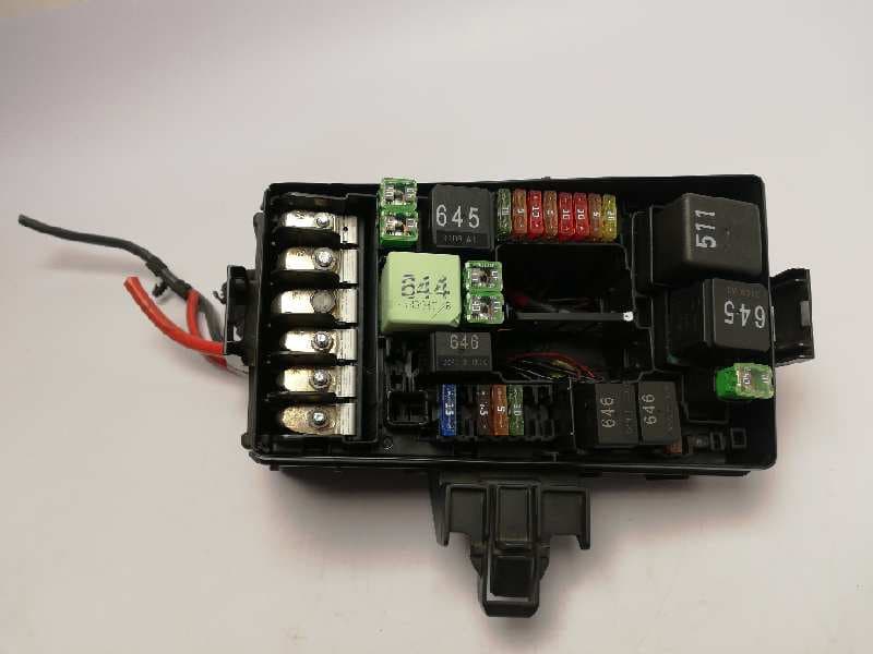 Caja reles / fusibles AUDI A3 (8V)