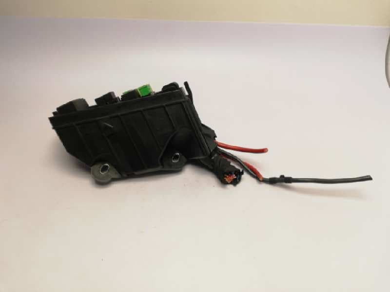 Caja reles / fusibles AUDI A3 (8V) 3