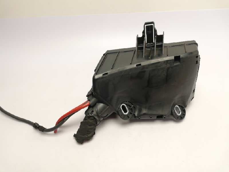 Caja reles / fusibles AUDI A3 (8V) 2
