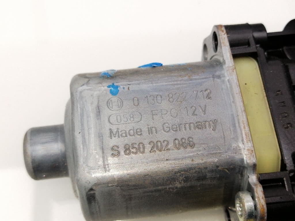 Motor elevalunas trasero derecho AUDI A3 (8V) 4
