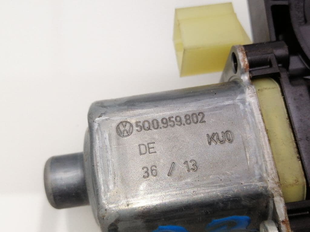 Motor elevalunas trasero derecho AUDI A3 (8V) 3