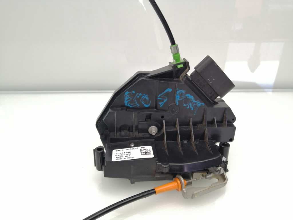 Cerradura puerta trasera derecha FORD ESCORT BERLINA 2