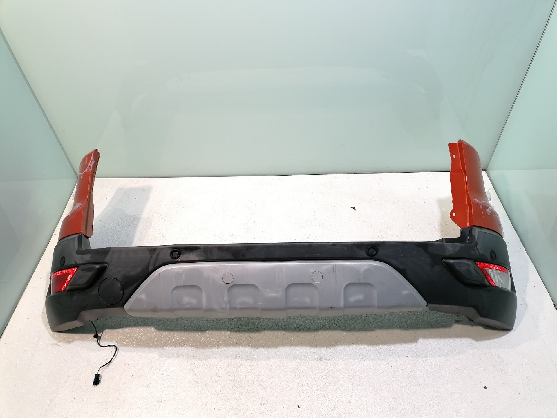 Paragolpes trasero FORD ESCORT BERLINA
