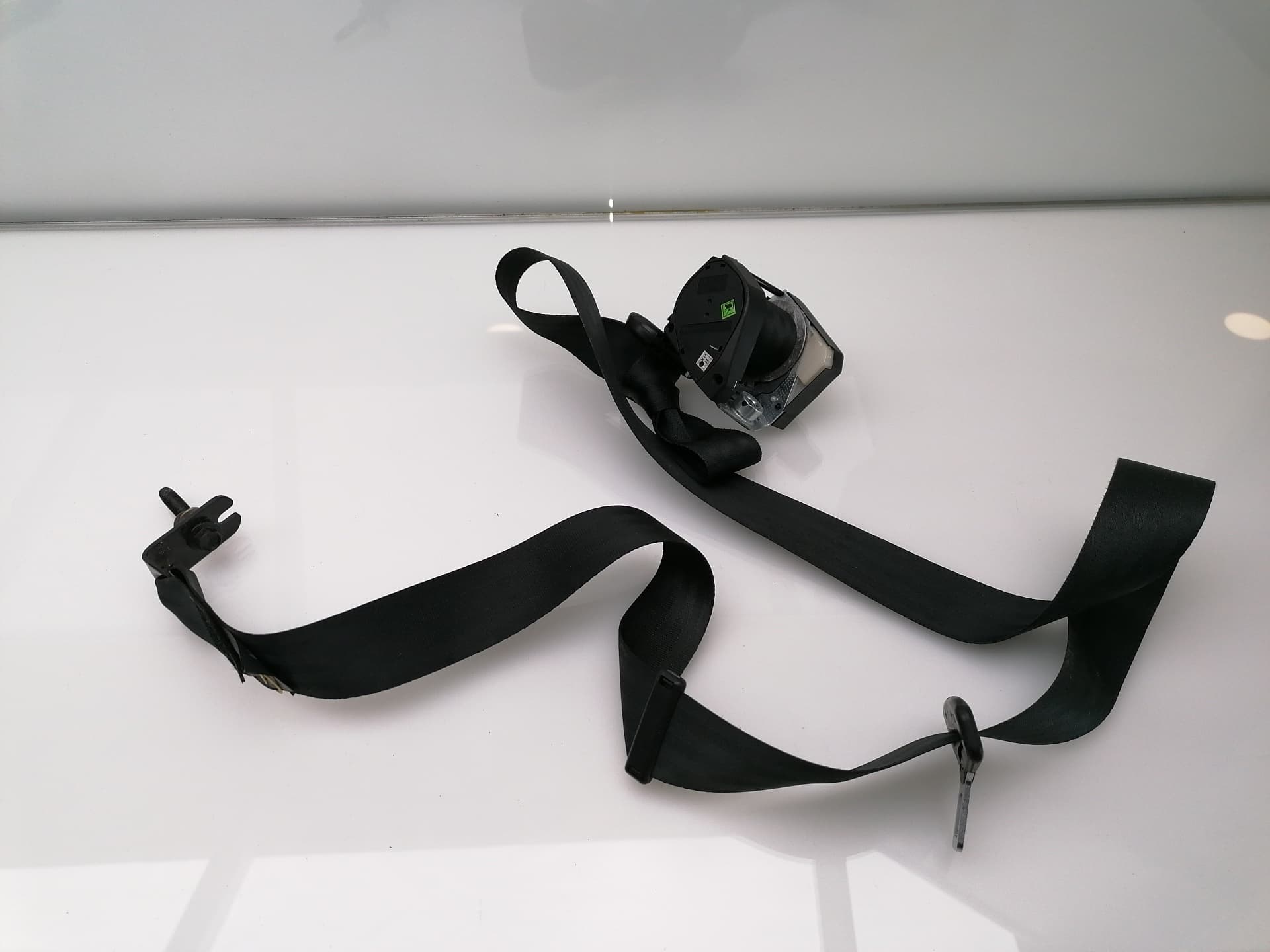 Cinturon seguridad trasero izquierdo FORD ESCORT BERLINA 3