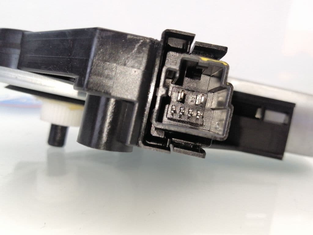 Motor elevalunas delantero derecho VOLVO V40 4