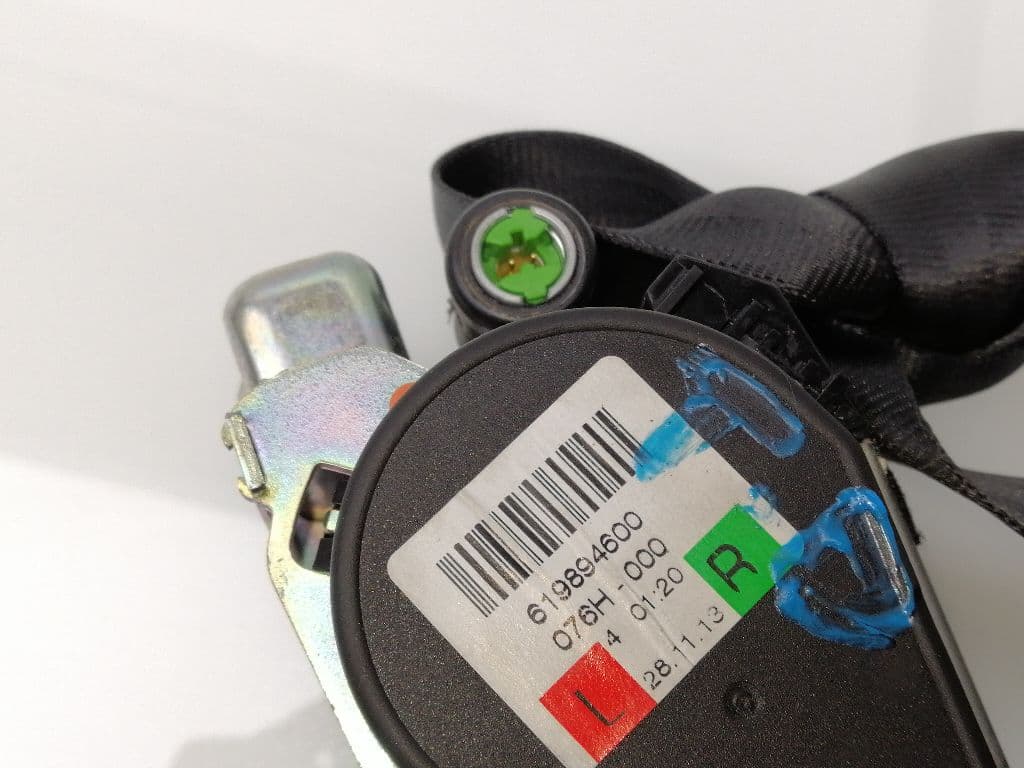 Cinturon seguridad trasero derecho VOLVO V40 4