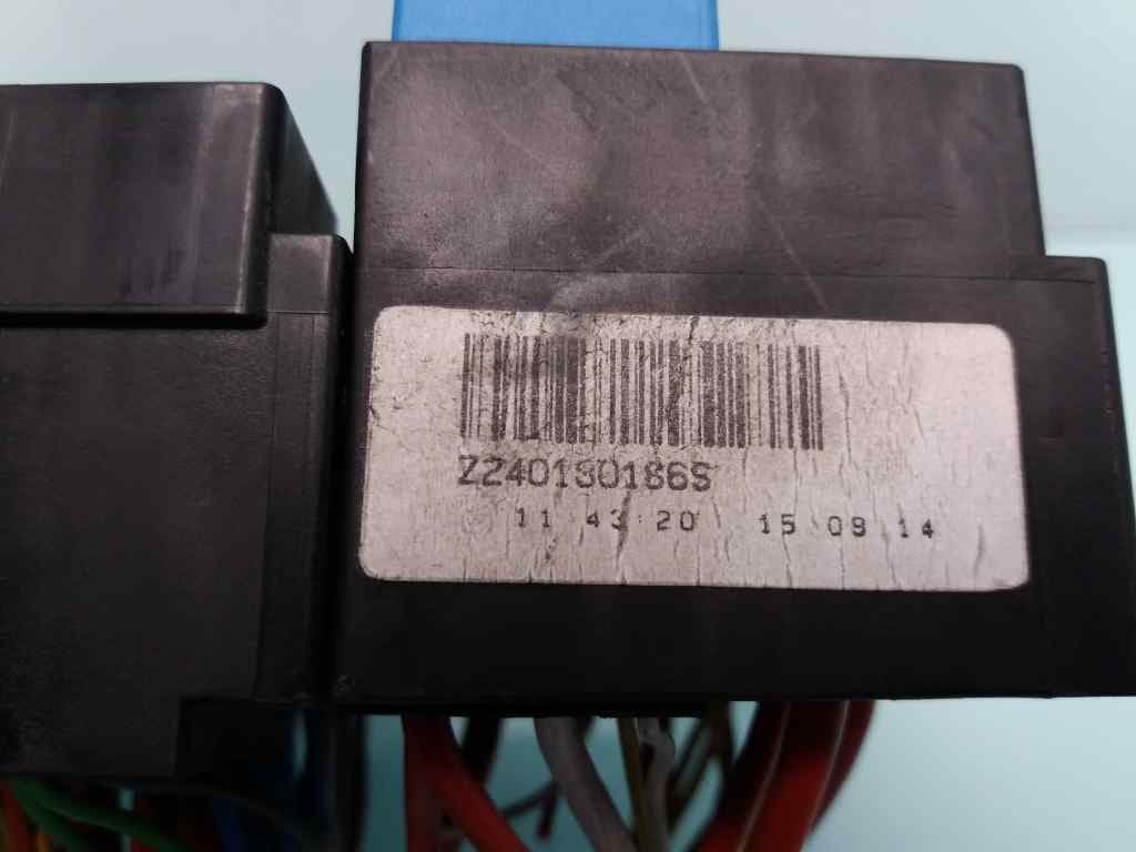 Caja reles / fusibles RENAULT CLIO IV 5