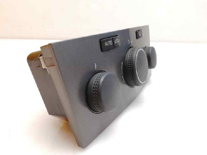 Recambio OPEL ASTRA H BERLINA ref. 90151240 2