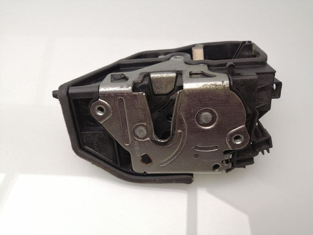 Cerradura puerta trasera izquierda BMW X3 (E83)
