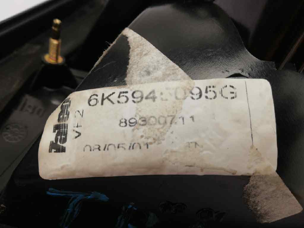 Piloto trasero izquierdo SEAT CORDOBA BERLINA (6K2) 4