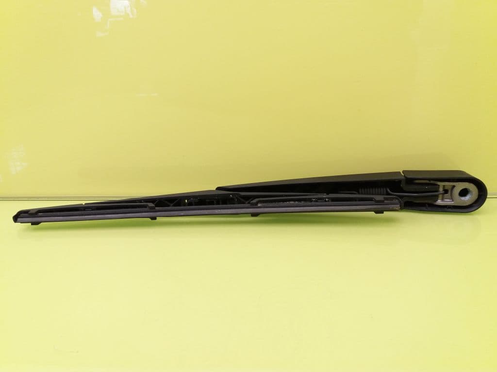 Brazo limpia trasero FORD FOCUS 2