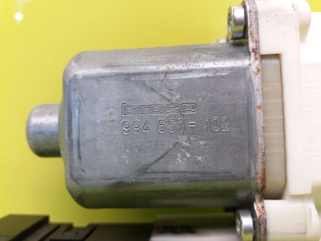 Motor elevalunas delantero derecho PEUGEOT 407 2