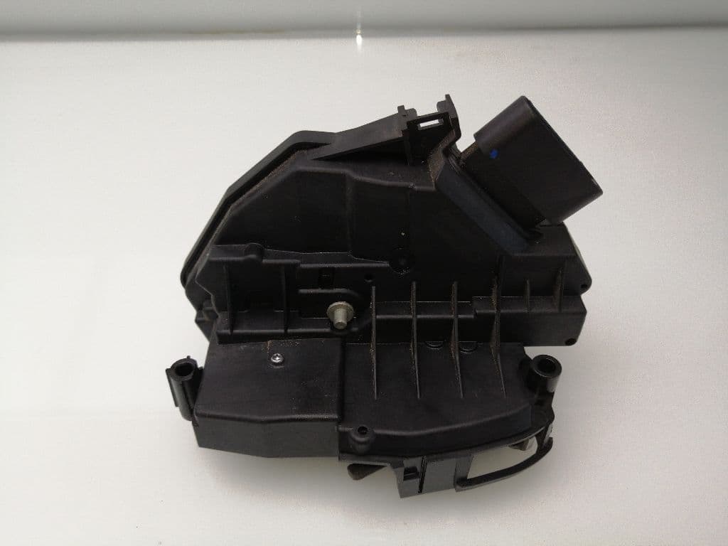 Cerradura puerta trasera derecha FORD FOCUS 4