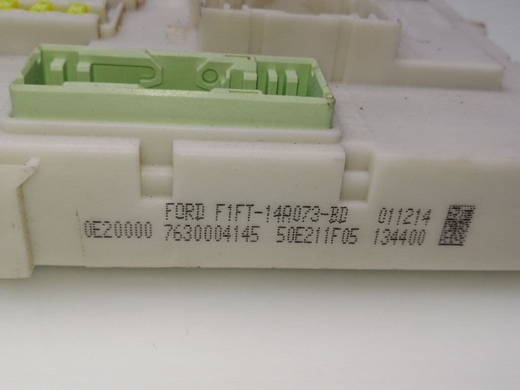 Caja reles / fusibles FORD FOCUS 2