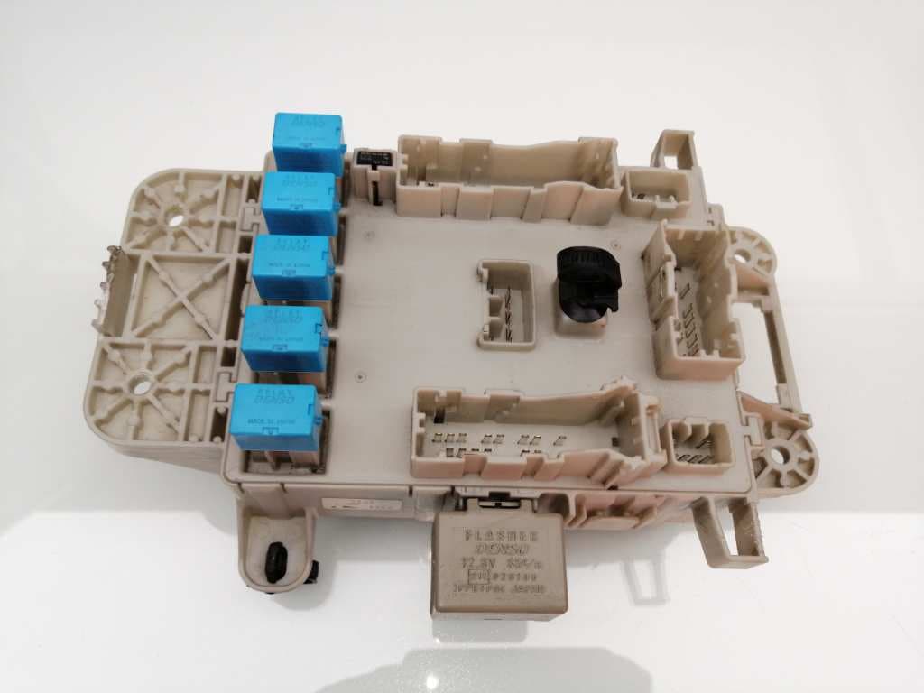 Caja reles / fusibles TOYOTA RAV 4 (A2)