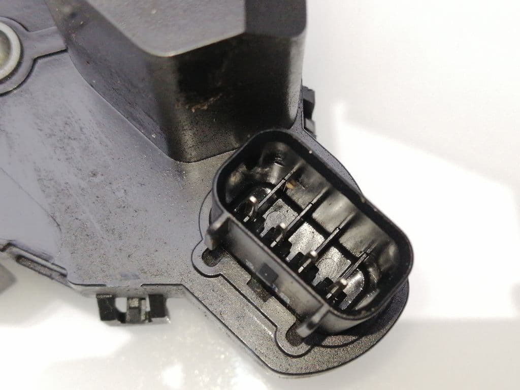 Cerradura puerta trasera izquierda FORD MONDEO BER 2