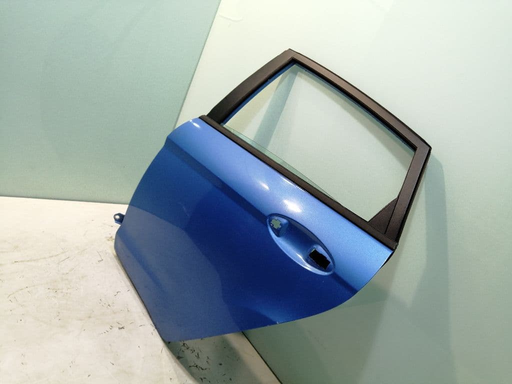 Puerta trasera izquierda FORD FIESTA (CE1) 2