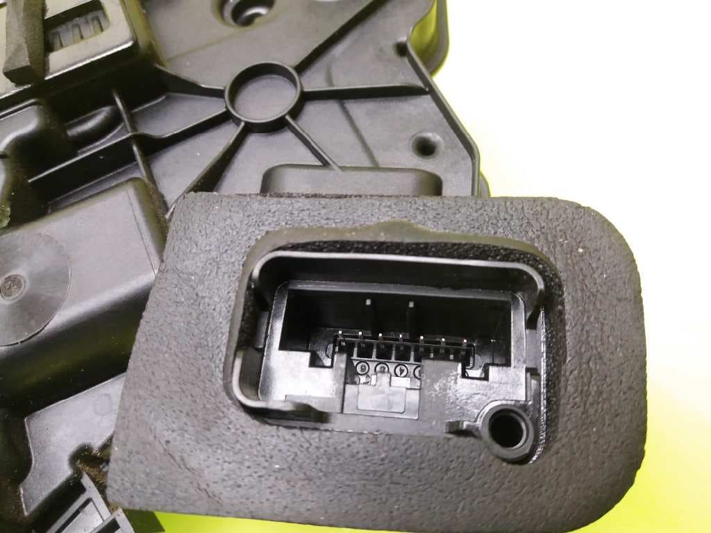 Cerradura puerta delantera izquierda VOLKSWAGEN GOLF VI VARIANT (AJ5) 3