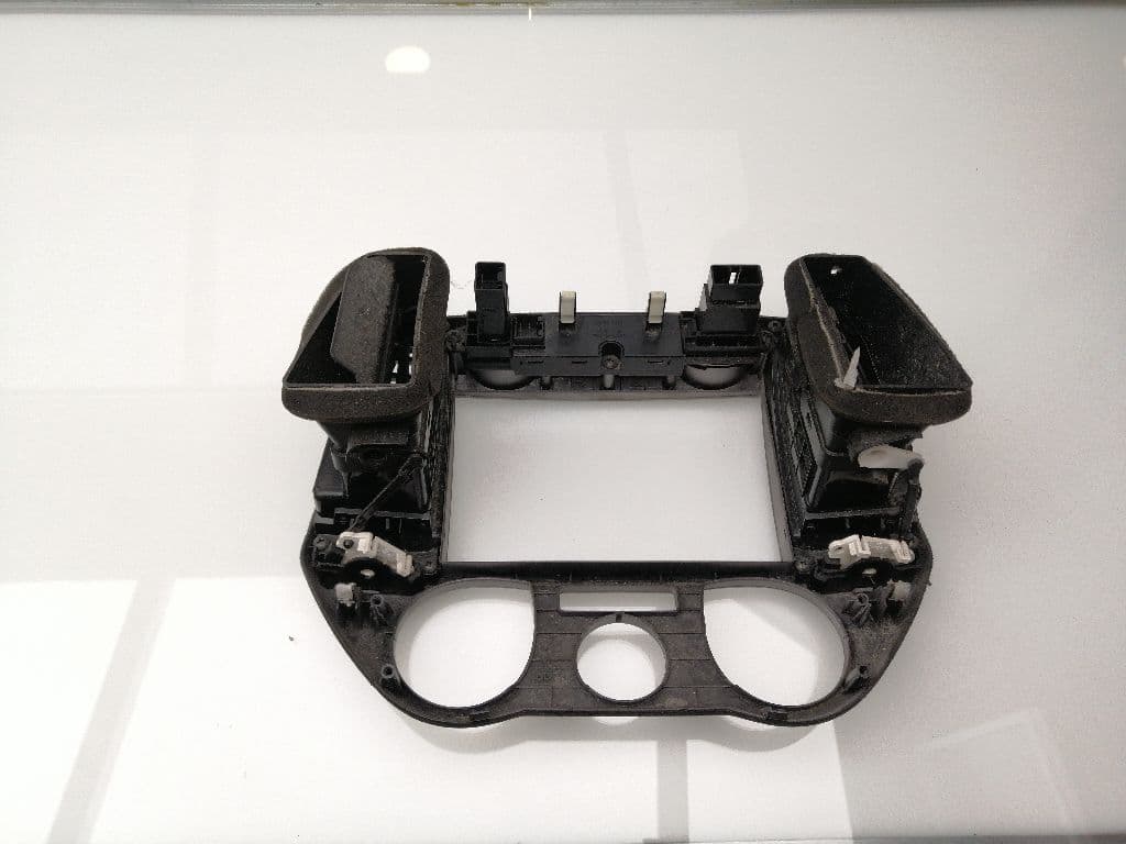 Plastico HYUNDAI I20 4