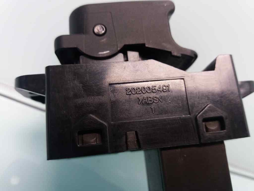 Mando elevalunas delantero derecho HYUNDAI I20 2