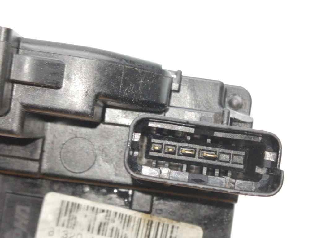 Cerradura puerta delantera derecha HYUNDAI I20 3