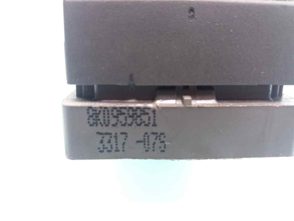 Mando elevalunas delantero izquierdo AUDI A4 BERLINA (8E) 2