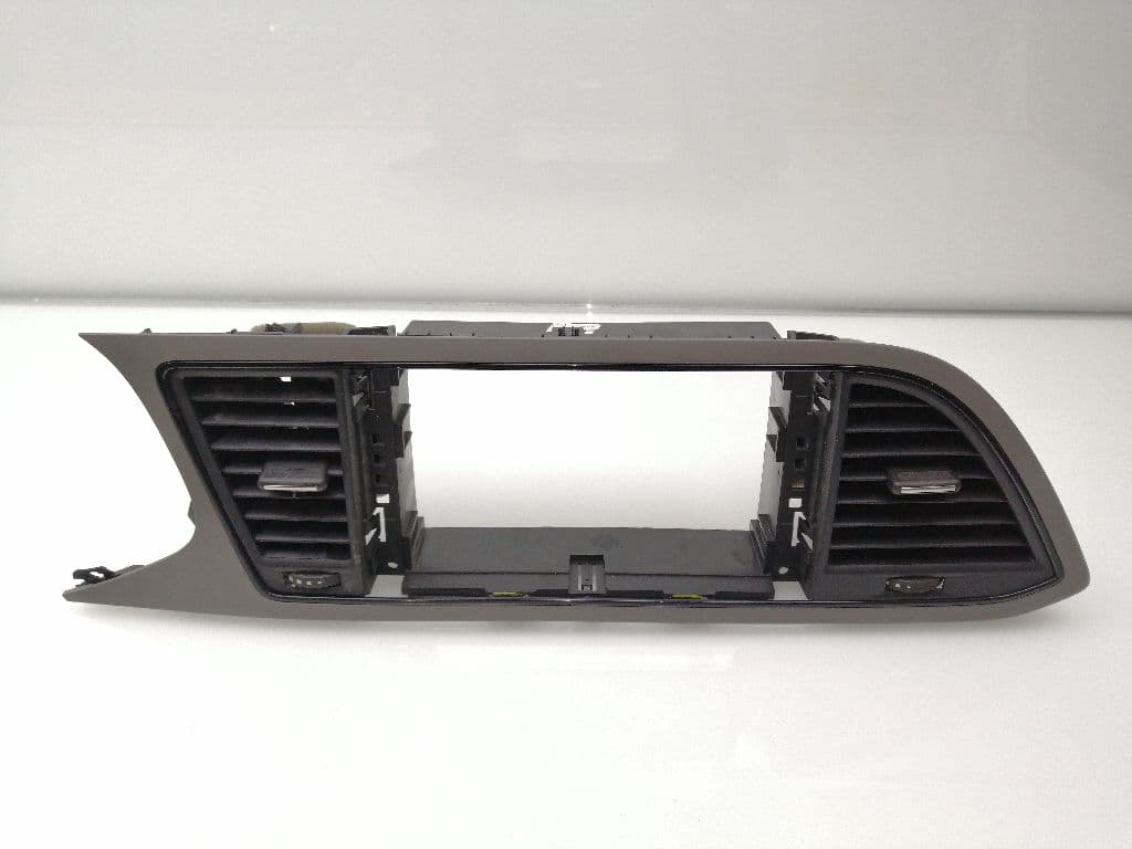 Plastico SEAT ALTEA XL (5P5)