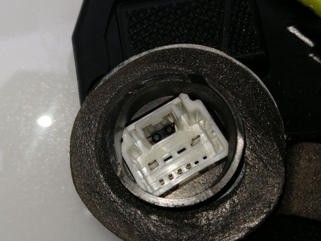 Cerradura puerta delantera izquierda TOYOTA LAND CRUISER PRADO (_J12_) 2
