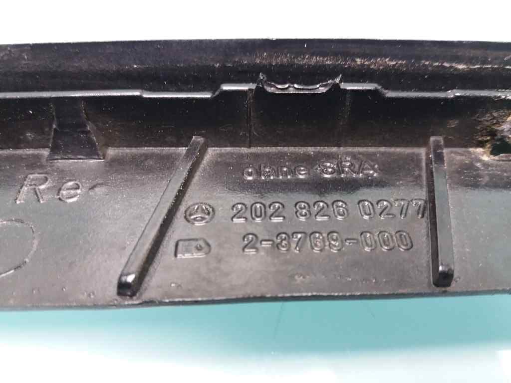 Plastico MERCEDES-BENZ CLASE C (W203) BERLINA 4